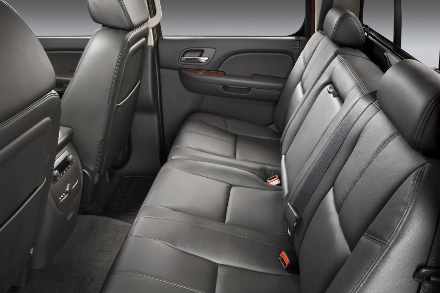  GMC Sierra 3500 HD 2008 года  (фото 18 из 36)